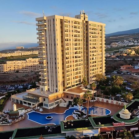 Skyline View Apartment - Free Private Parking Including & Guest Bonus Адехе Екстериор снимка