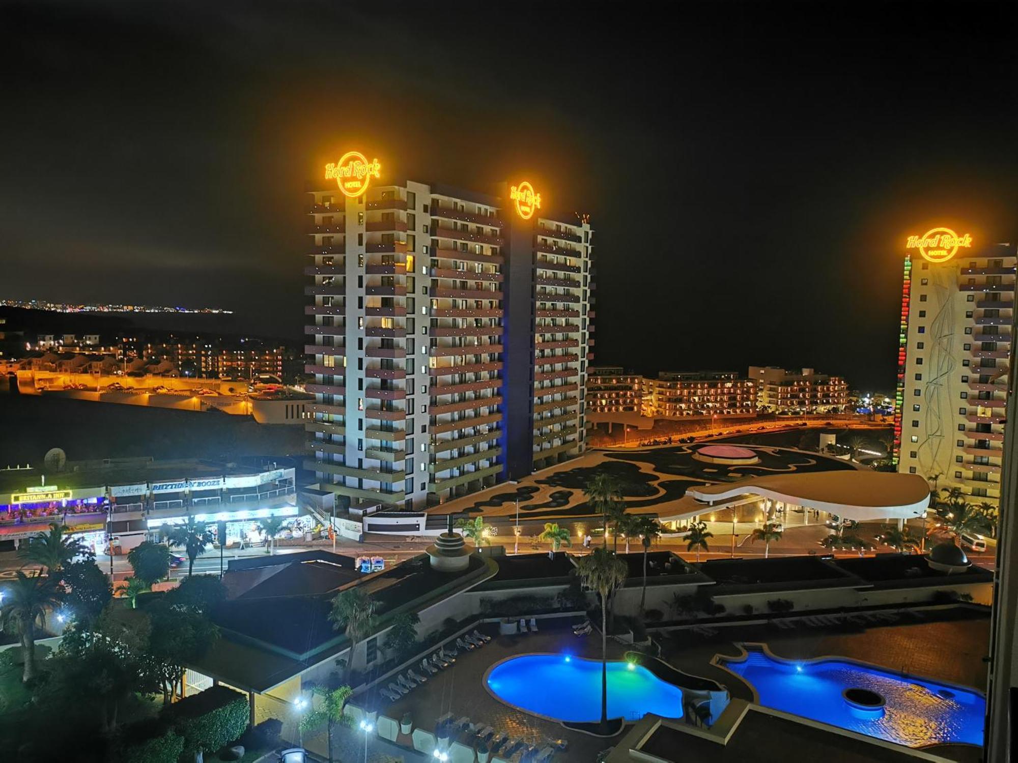 Skyline View Apartment - Free Private Parking Including & Guest Bonus Адехе Екстериор снимка
