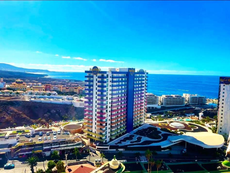 Skyline View Apartment - Free Private Parking Including & Guest Bonus Адехе Екстериор снимка