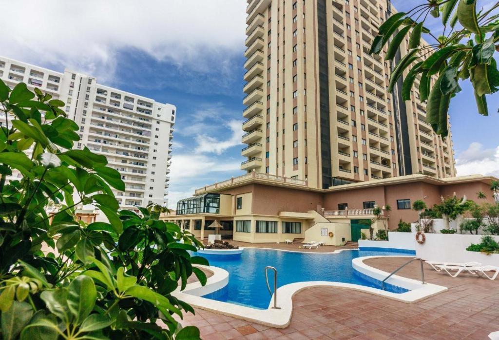 Skyline View Apartment - Free Private Parking Including & Guest Bonus Адехе Екстериор снимка