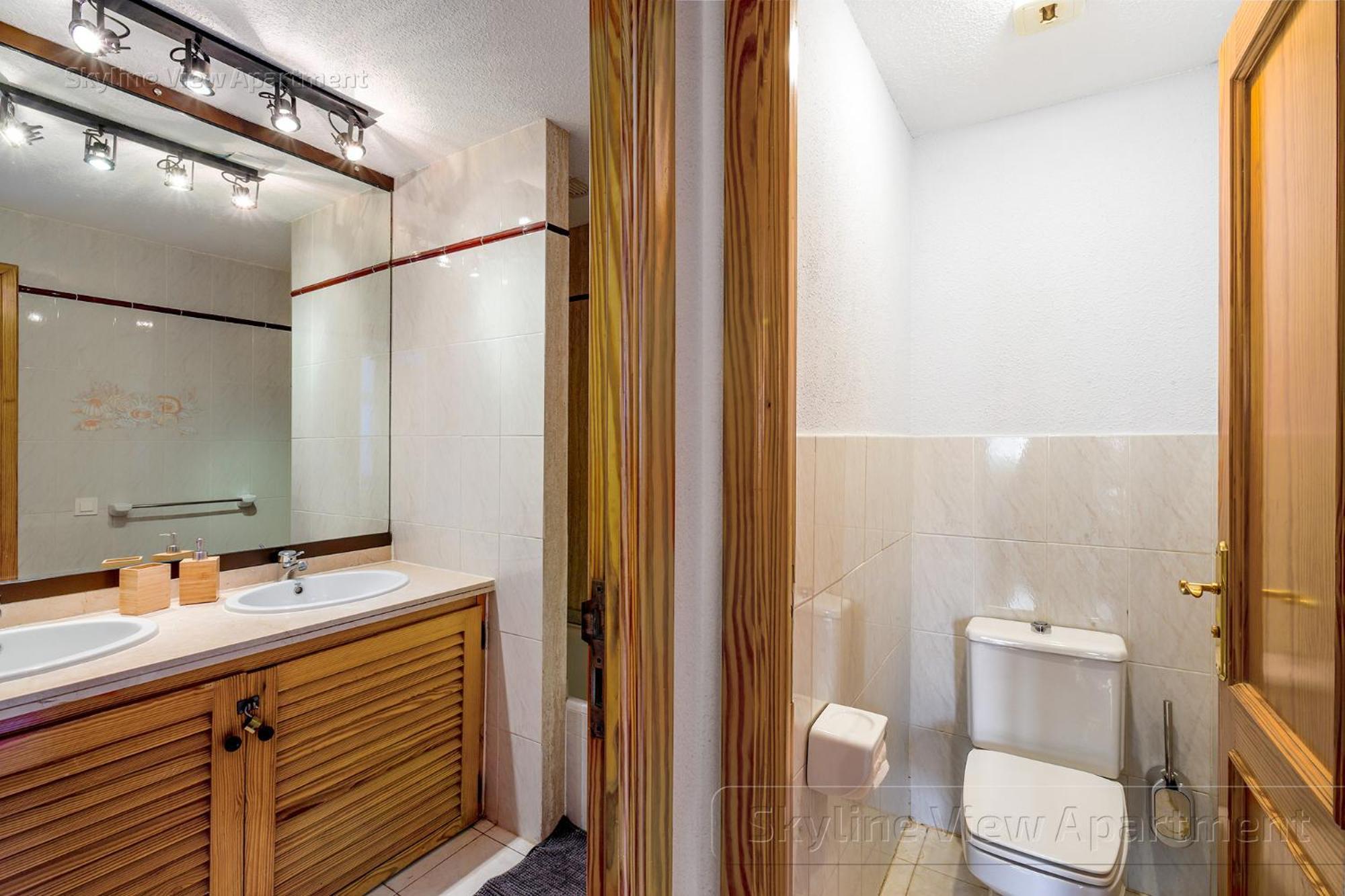 Skyline View Apartment - Free Private Parking Including & Guest Bonus Адехе Екстериор снимка