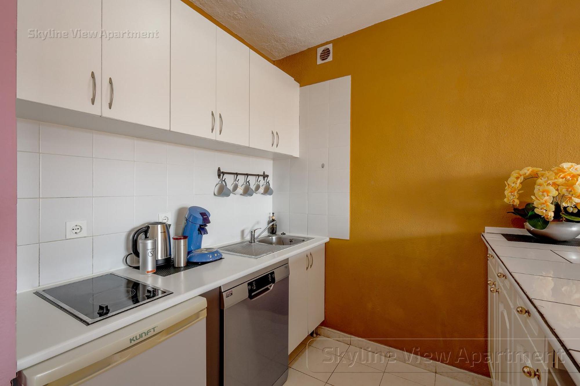 Skyline View Apartment - Free Private Parking Including & Guest Bonus Адехе Екстериор снимка